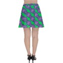 Purple chains on a green background                                                    Panel Skirt View2
