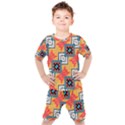Shapes on a brown background pattern            Kids  Tee and Shorts Set View1