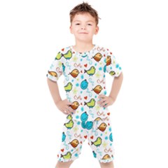Birds Pattern Design Kids  Tee And Shorts Set