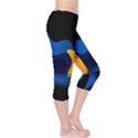 Digital Illusion Capri Leggings  View4