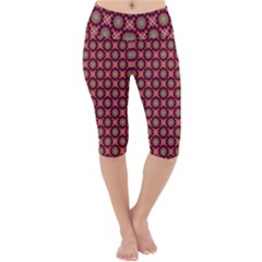 Kaleidoscope Seamless Pattern Lightweight Velour Cropped Yoga Leggings