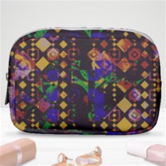 Background Graphic Make Up Pouch (small)