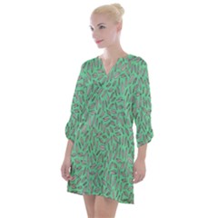 Leaves-015 Open Neck Shift Dress