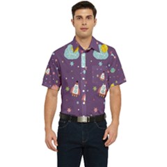 Space Travels Seamless Pattern Vector Cartoon Men s Short Sleeve Pocket Shirt 