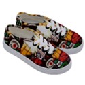 Graffiti Go Art Kids  Classic Low Top Sneakers View3