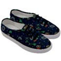 Monster Alien Pattern Seamless Background Men s Classic Low Top Sneakers View3
