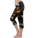 Abstract Shiny Pattern Capri Yoga Leggings View2