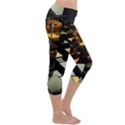 Abstract Shiny Pattern Capri Yoga Leggings View3