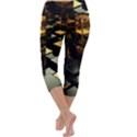 Abstract Shiny Pattern Capri Yoga Leggings View4