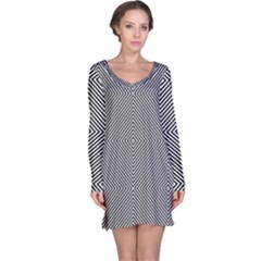 Abstract Diagonal Stripe Pattern Seamless Long Sleeve Nightdress