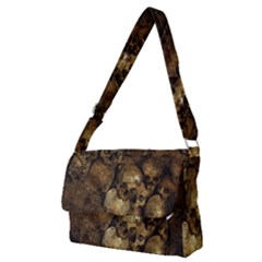 Skull Texture Vintage Full Print Messenger Bag (m)