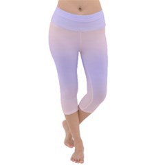 Pale Pink To Pale Violet Bilinear Gradient Lightweight Velour Capri Yoga Leggings