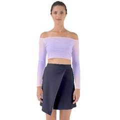 Pale Pink To Pale Violet Bilinear Gradient Long Sleeve Off Shoulder Crop Top