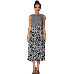 Giraffe Pattern (2) Sleeveless Round Neck Midi Dress