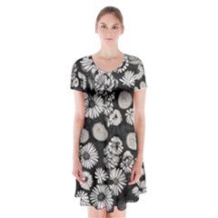 Mid Century Retro Floral 1970s 1960s Pattern 86 Short Sleeve V-neck Flare Dress