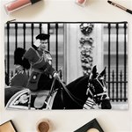 Vintage UK England  queen Elizabeth 2 Buckingham Palace Cosmetic Bag (XXXL) Front